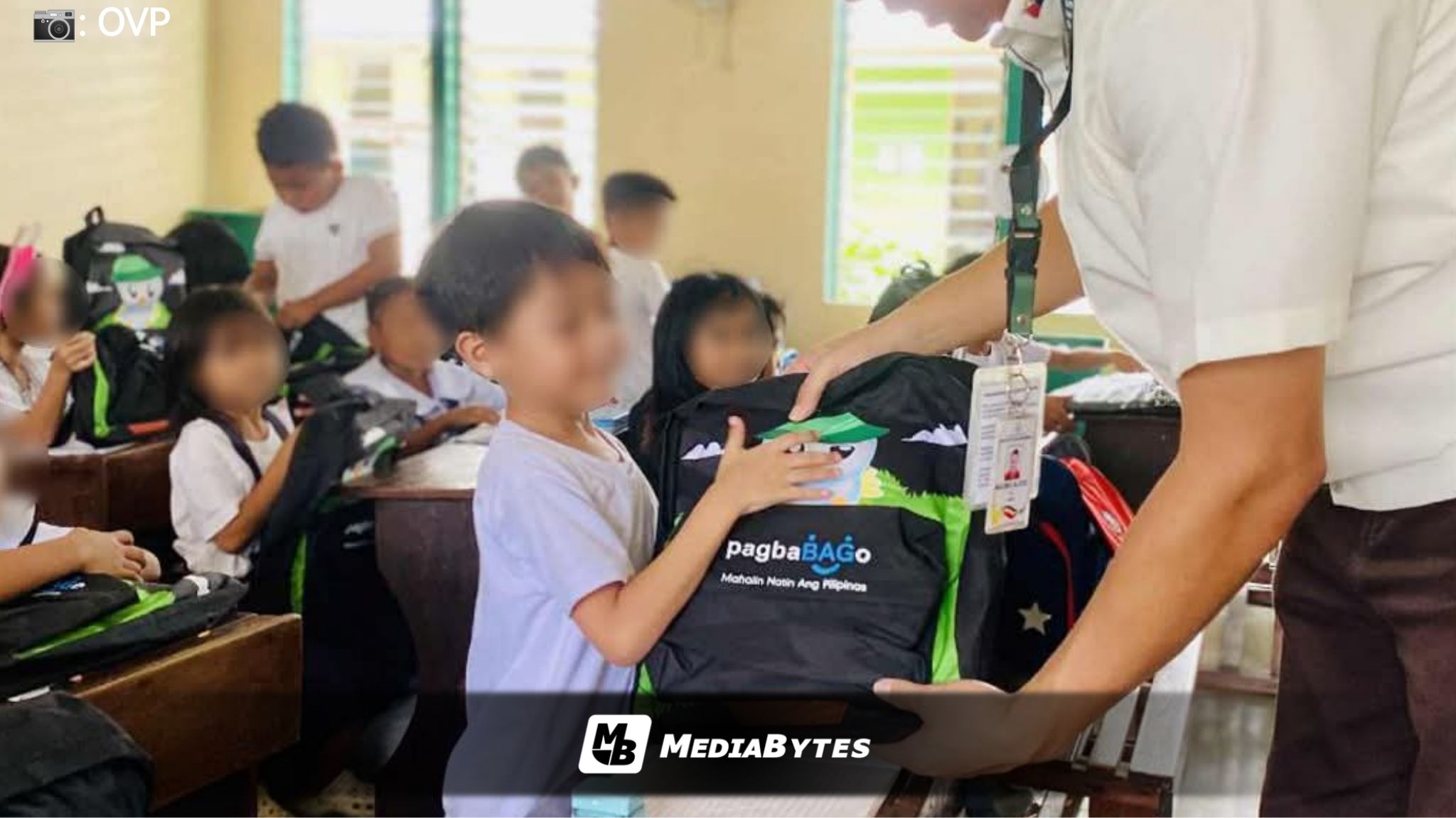 OVP DISTRIBUTES ‘PAGBABAGO BAGS’ TO OVER 2,400 STUDENTS IN CAMARINES NORTE AND PANGASINAN