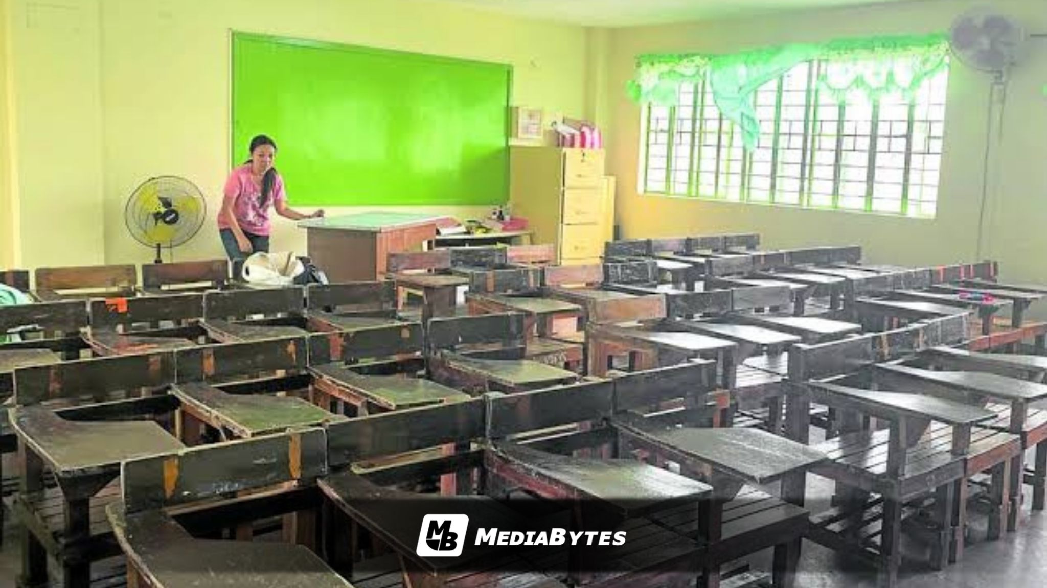 AQUINO PRESSES FOR QUICK RELEASE OF CLASSROOM FUNDS