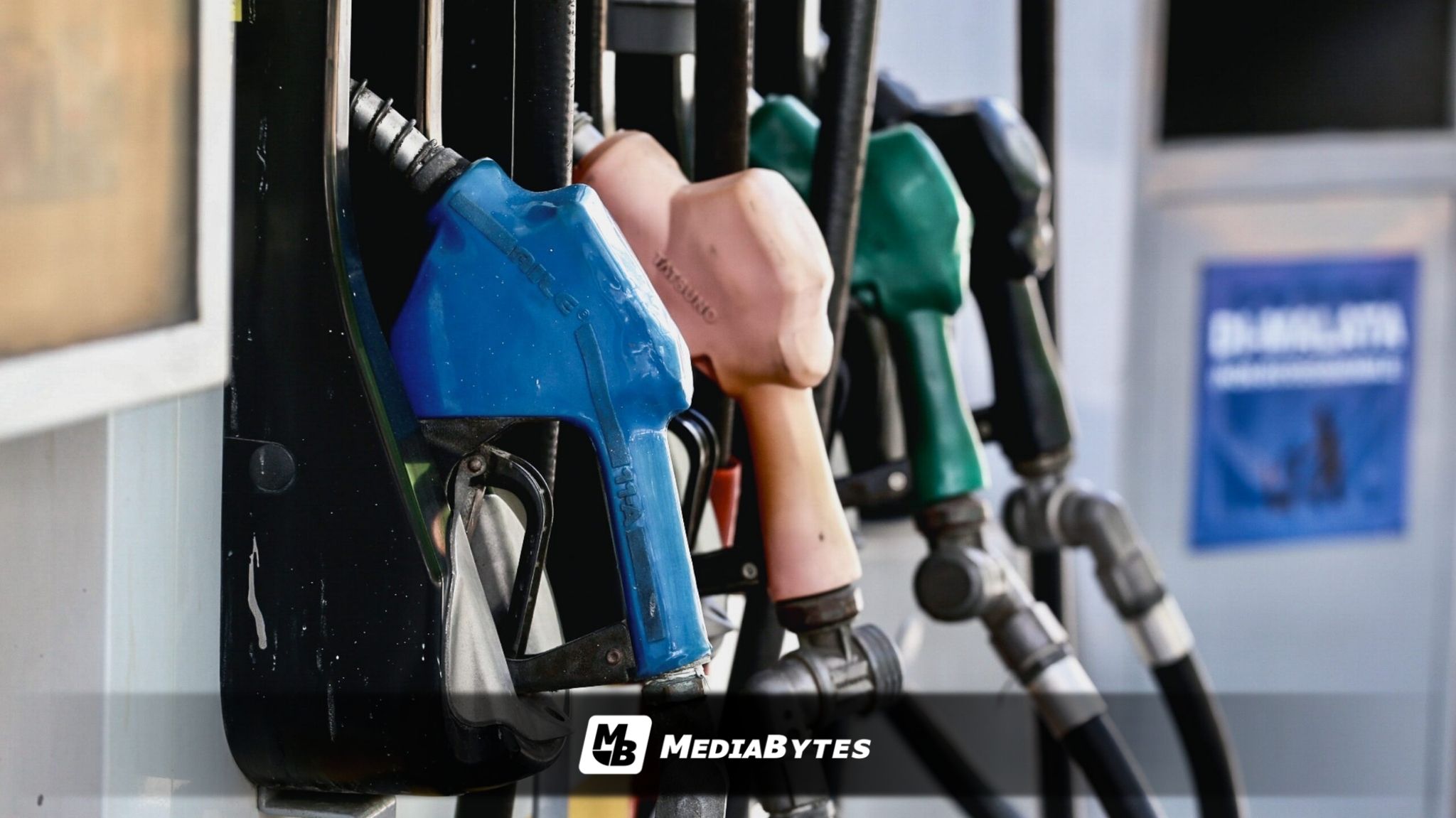 DOE SEES POSSIBLE FUEL PRICE ROLLBACK NEXT WEEK